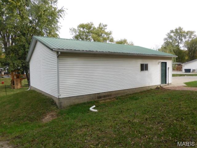 233 South Eagan Street Kinmundy, IL 62854 - Photo 8 of 16