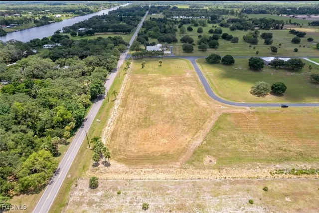 $121,000 | 1520 Lindbergh Loop, LaBelle, FL 33935