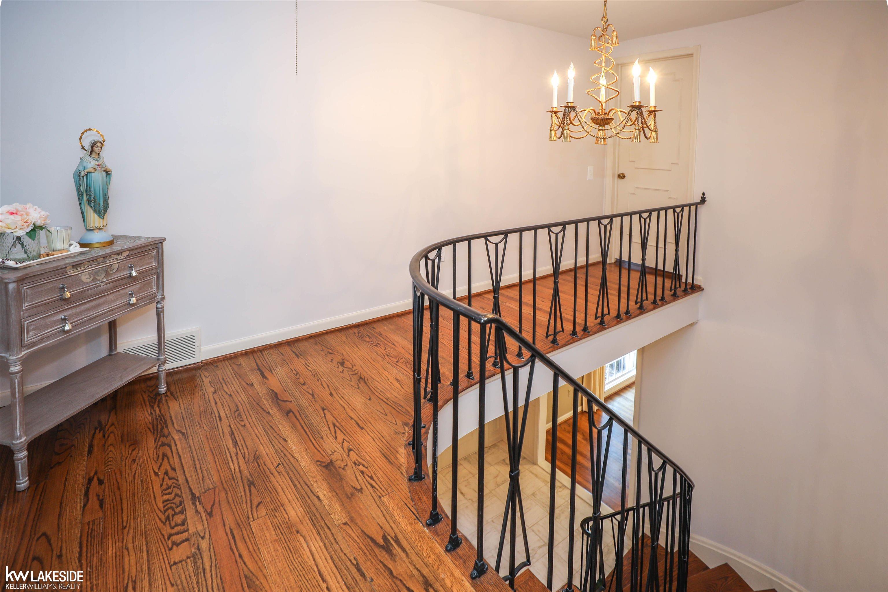 49 Renaud Road Grosse Pointe, MI 48236 - Photo 34 of 52 50104865-33.JPG