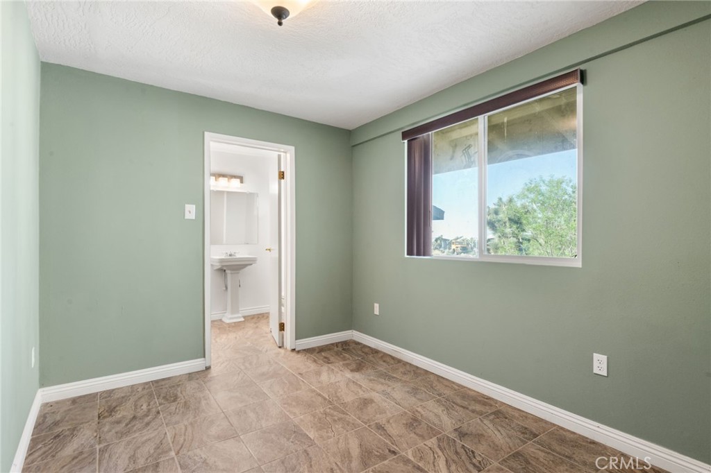 8908 Wilson Ranch Road Phelan, CA 92371 - Photo 15 of 41