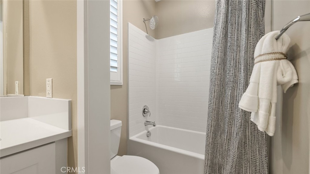 474 Lobata Irvine, CA 92618 - Photo 21 of 43 a bathroom with a toilet and a bathtub