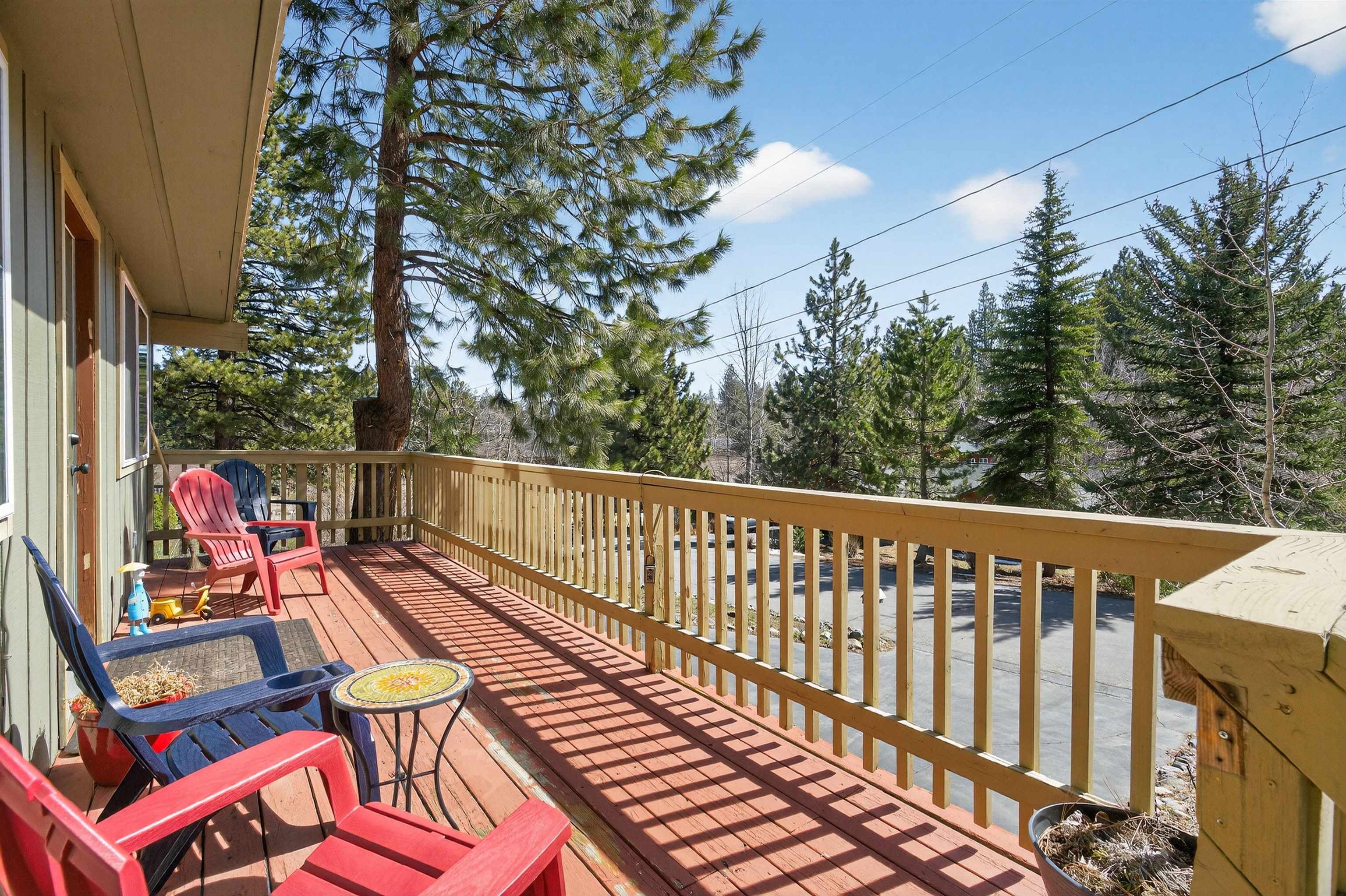 10220 Columbine Road Truckee, CA 96161 - Photo 27 of 28 a view of a chairs on the roof deck