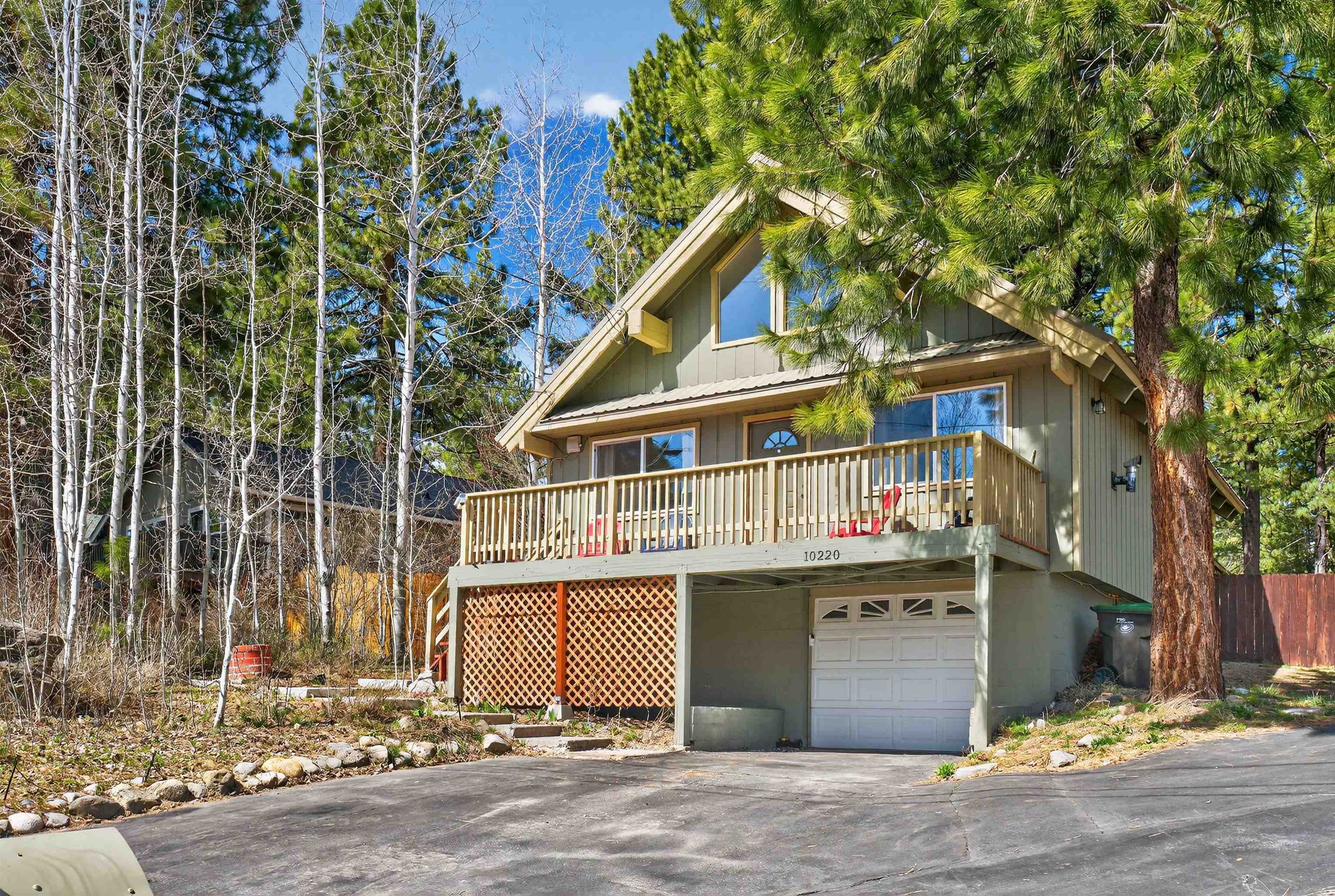 10220 Columbine Road Truckee, CA 96161 - Photo 28 of 28 a front view of a house with a yard