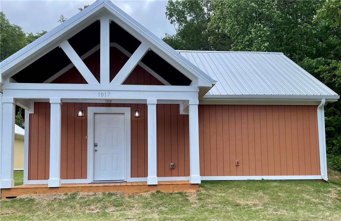 1017 Smyzer Road Townville, SC 29689 - Photo 1 of 13