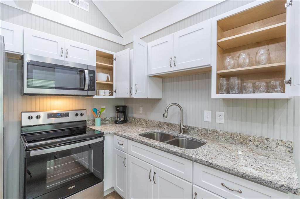 1017 Smyzer Road Townville, SC 29689 - Photo 6 of 13 Full Size Stainless Steel Appliances