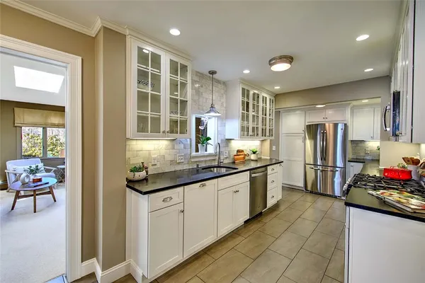 $1,425,000 | 470 Cole Avenue, Providence, RI 02906