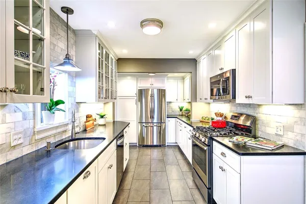 $1,425,000 | 470 Cole Avenue, Providence, RI 02906