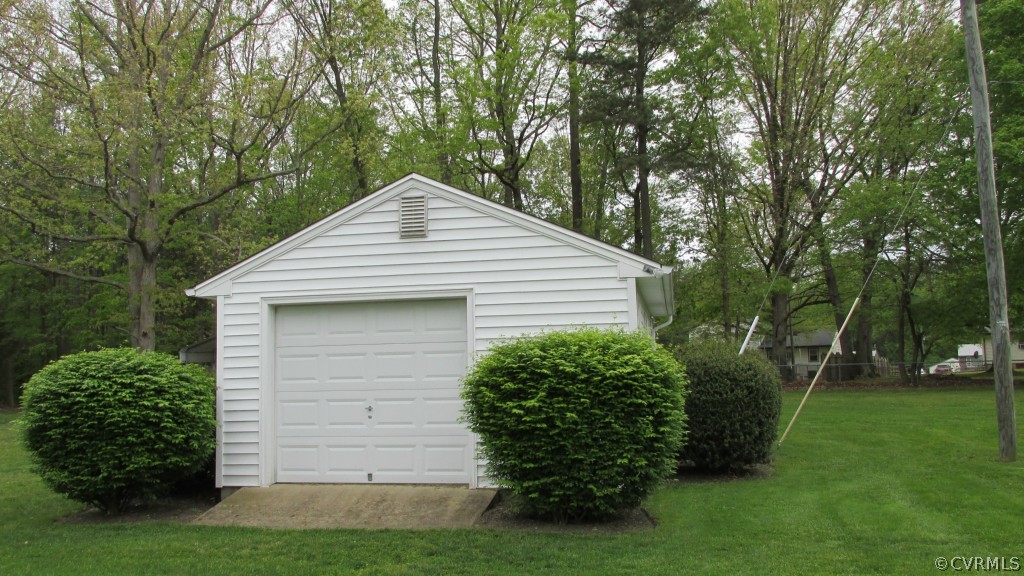 9320 Squirrel Level Road Petersburg, VA 23803 - Photo 8 of 12 Gallery Image 8
