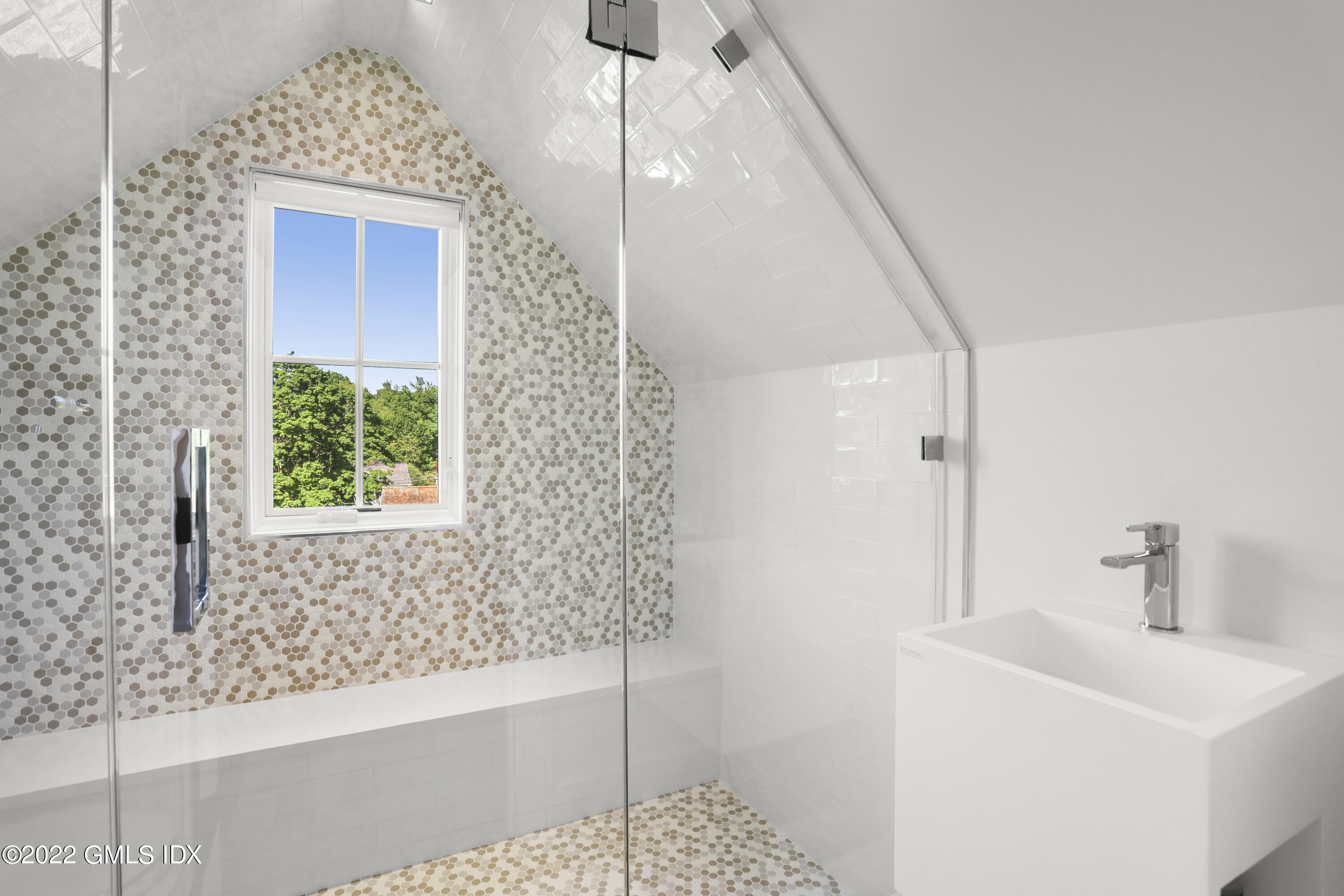 27 Linwood Avenue Riverside, CT 06878 - Photo 14 of 23 a bathroom with a sink and a bathtub