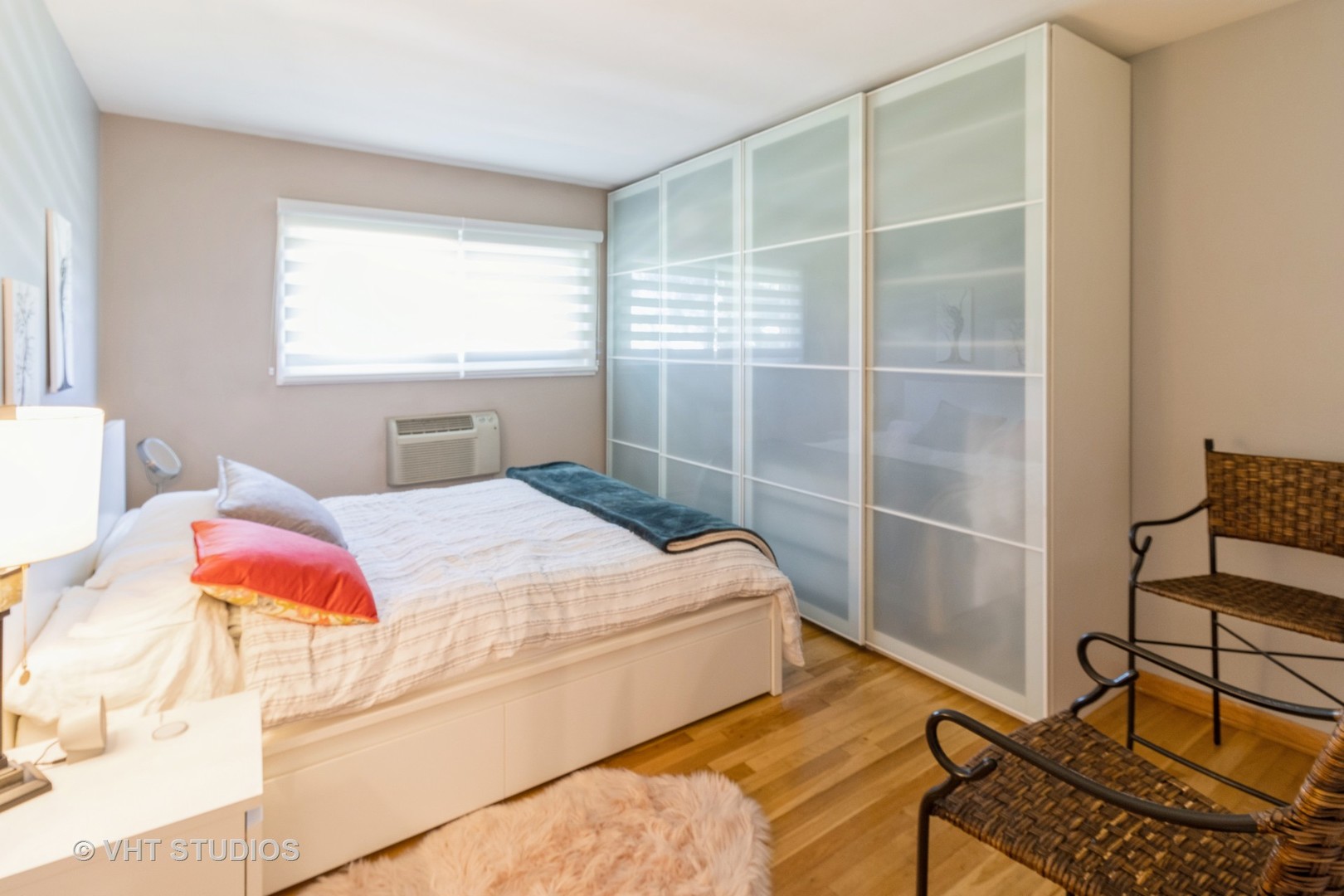 9500 Dee Road, Unit 106F Des Plaines, IL 60016 - Photo 17 of 28 a bedroom with a bed and a window