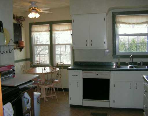 1632 Elderslee Road Baldwin, PA 15227 - Photo 3 of 8 Kitchen.