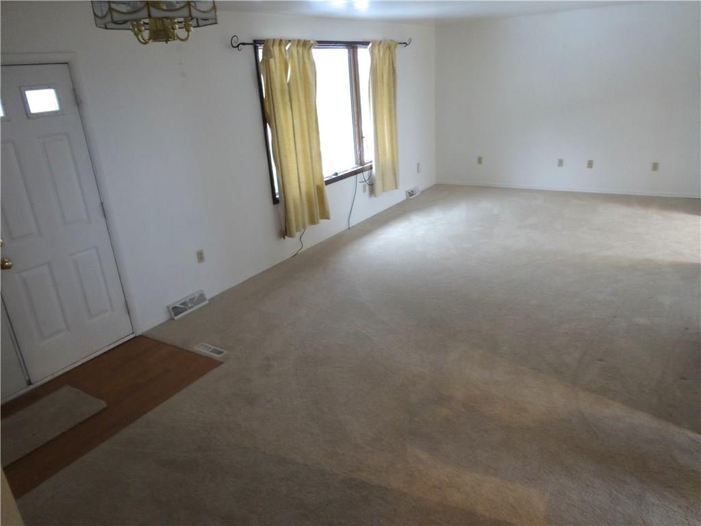 875 Alamae Lakes Road Washington, PA 15301 - Photo 7 of 25