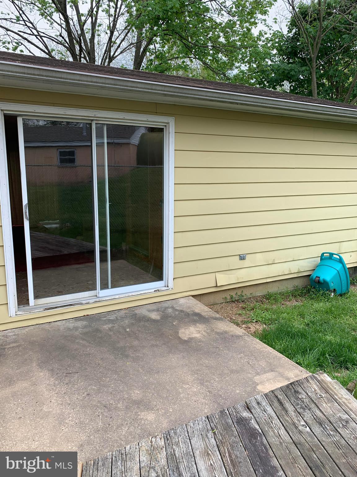 240 Sycamore Road Elkton, MD 21921 - Photo 29 of 35 Slider to Backyard