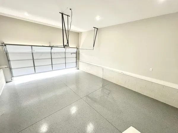 a view of a garage