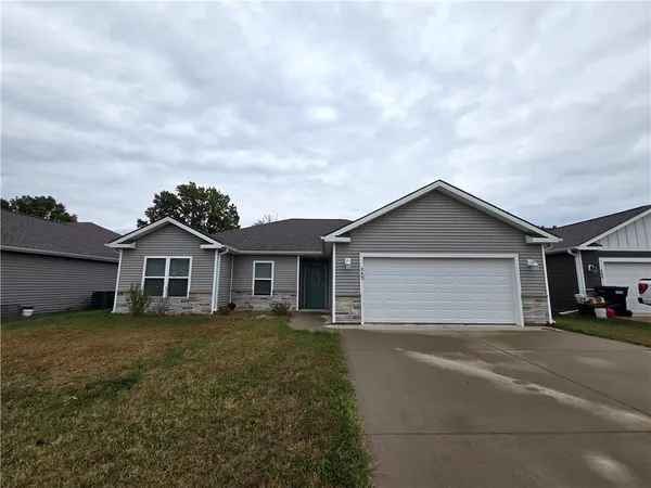 $299,900 | 207 Blackberry Circle, Archie, MO 64725