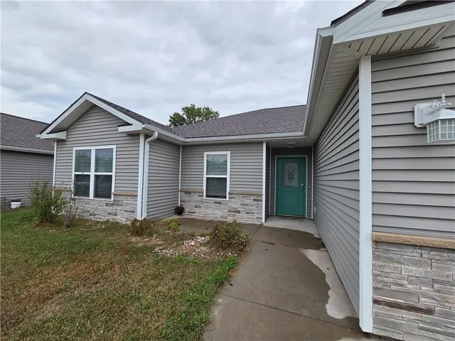 $309,000 | 207 Blackberry Circle, Archie, MO 64725