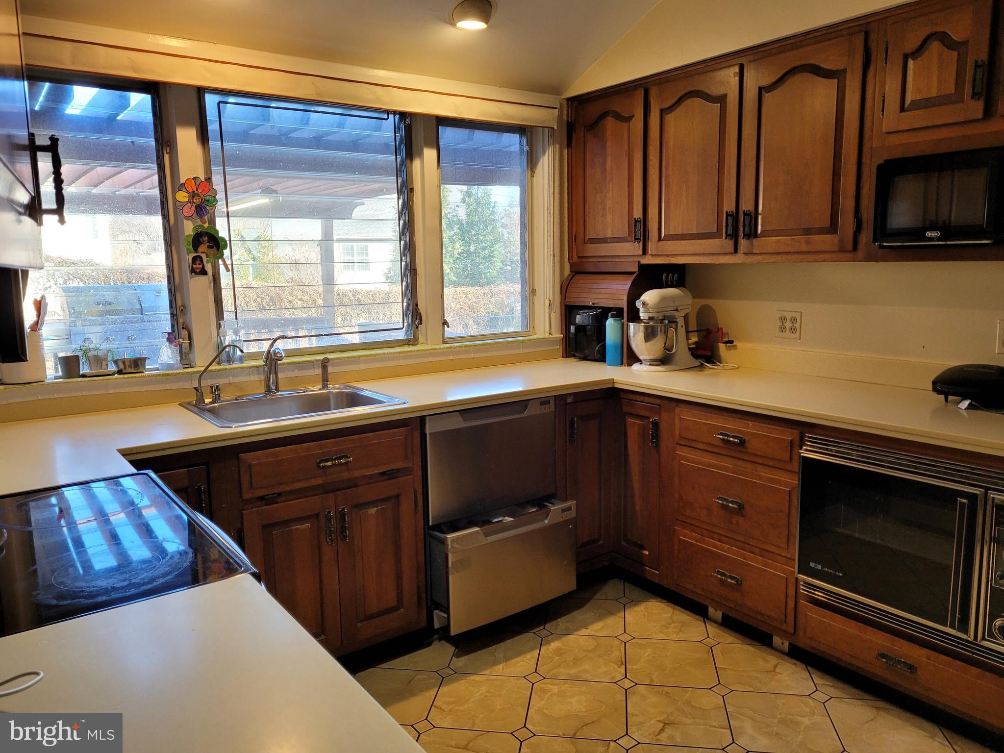 6605 Edenvale Road Baltimore, MD 21209 - Photo 11 of 23