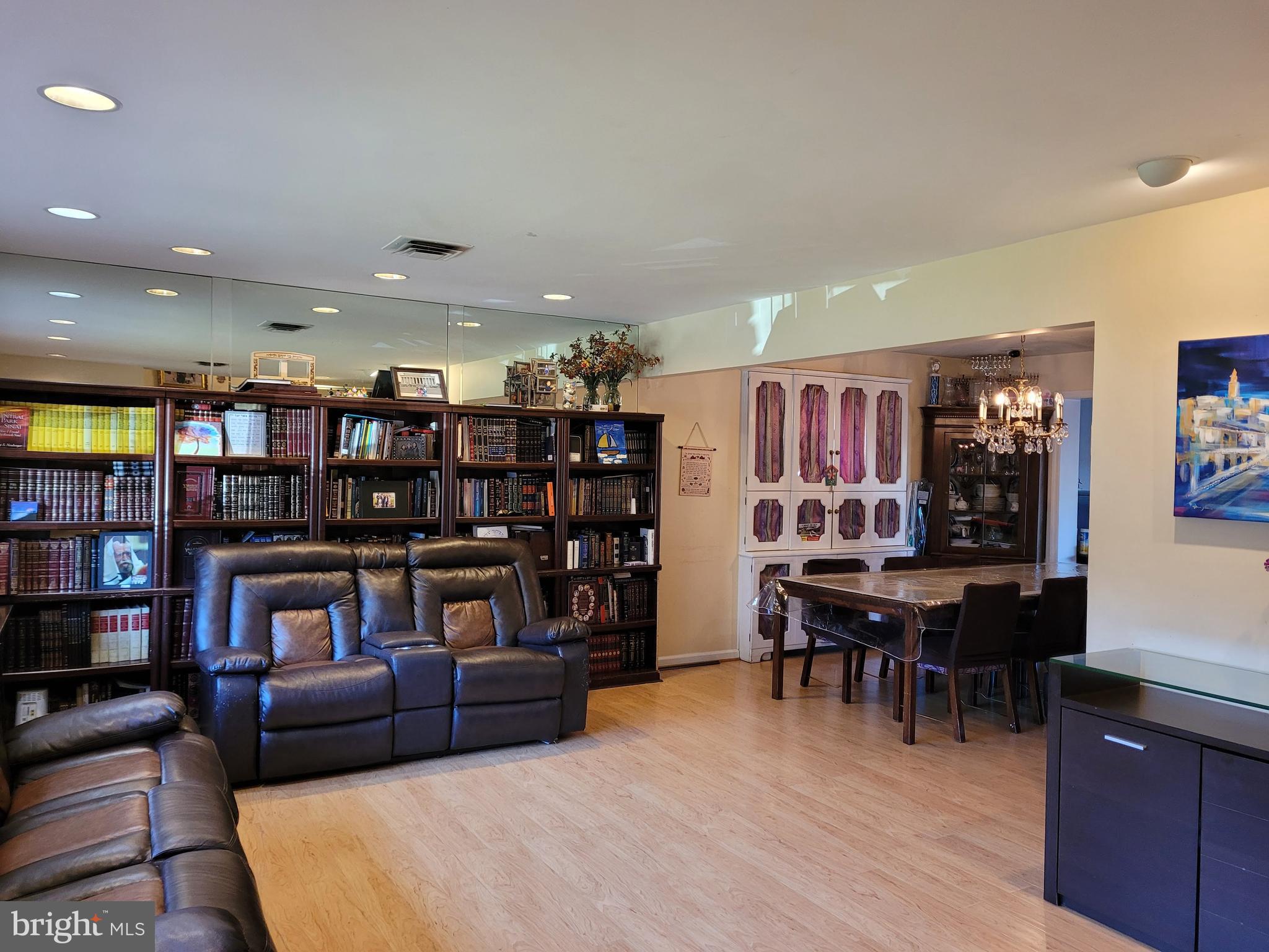 6605 Edenvale Road Baltimore, MD 21209 - Photo 4 of 23