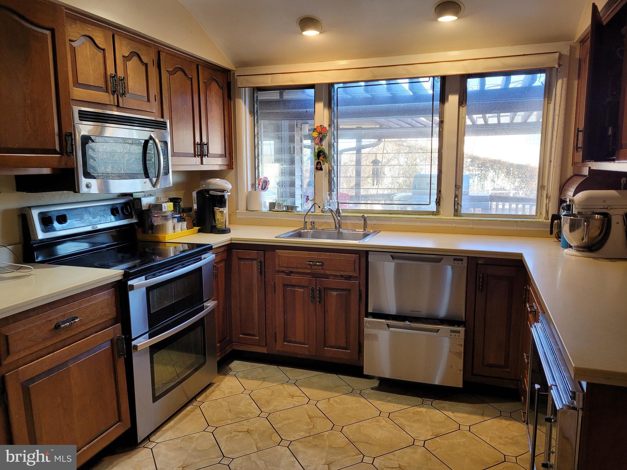 6605 Edenvale Road Baltimore, MD 21209 - Photo 9 of 23
