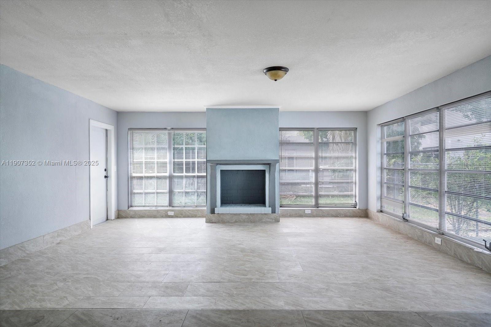 1060 Northeast 166th Street North Miami Beach, FL 33162 - Photo 23 of 32