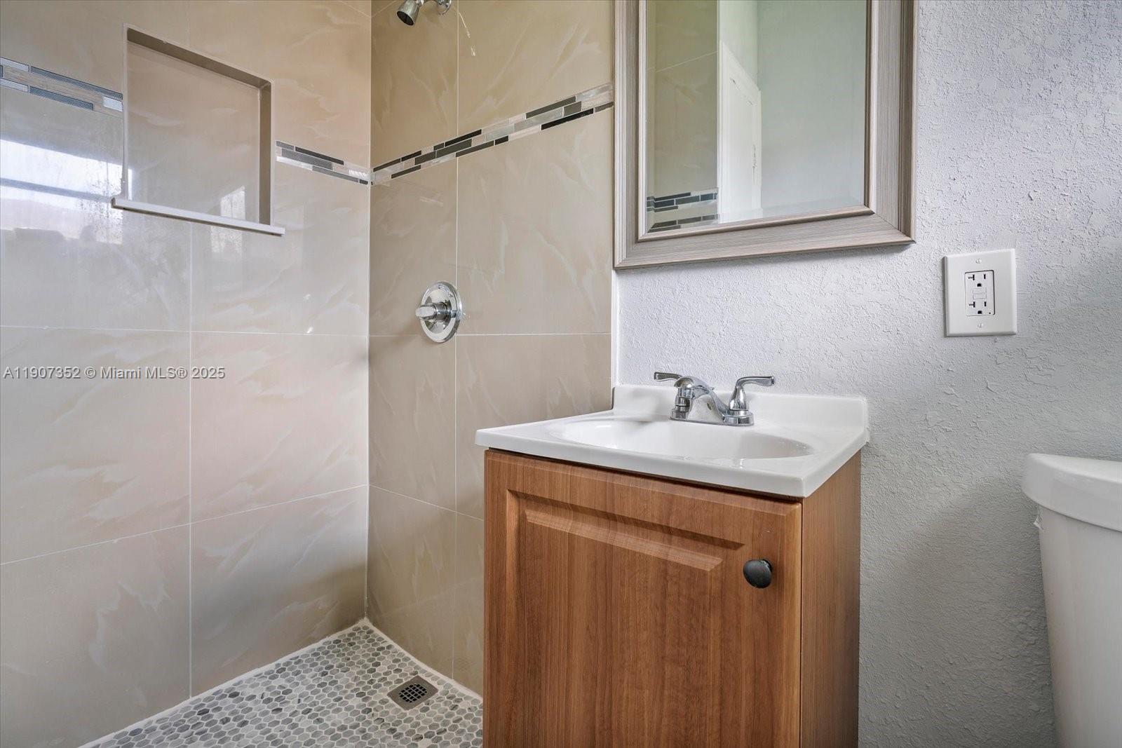 1060 Northeast 166th Street North Miami Beach, FL 33162 - Photo 31 of 32