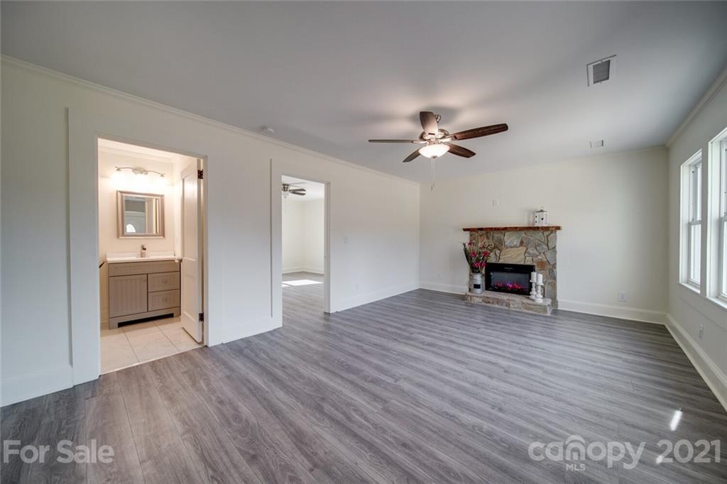 32577 Pennington Road Albemarle, NC 28001 - Photo 4 of 37 Gallery Image 4