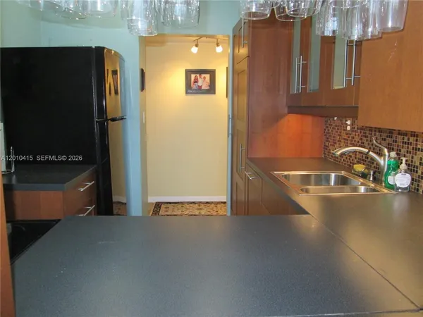$2,450 | 250 180th Drive, Unit 308, Sunny Isles Beach, FL 33160