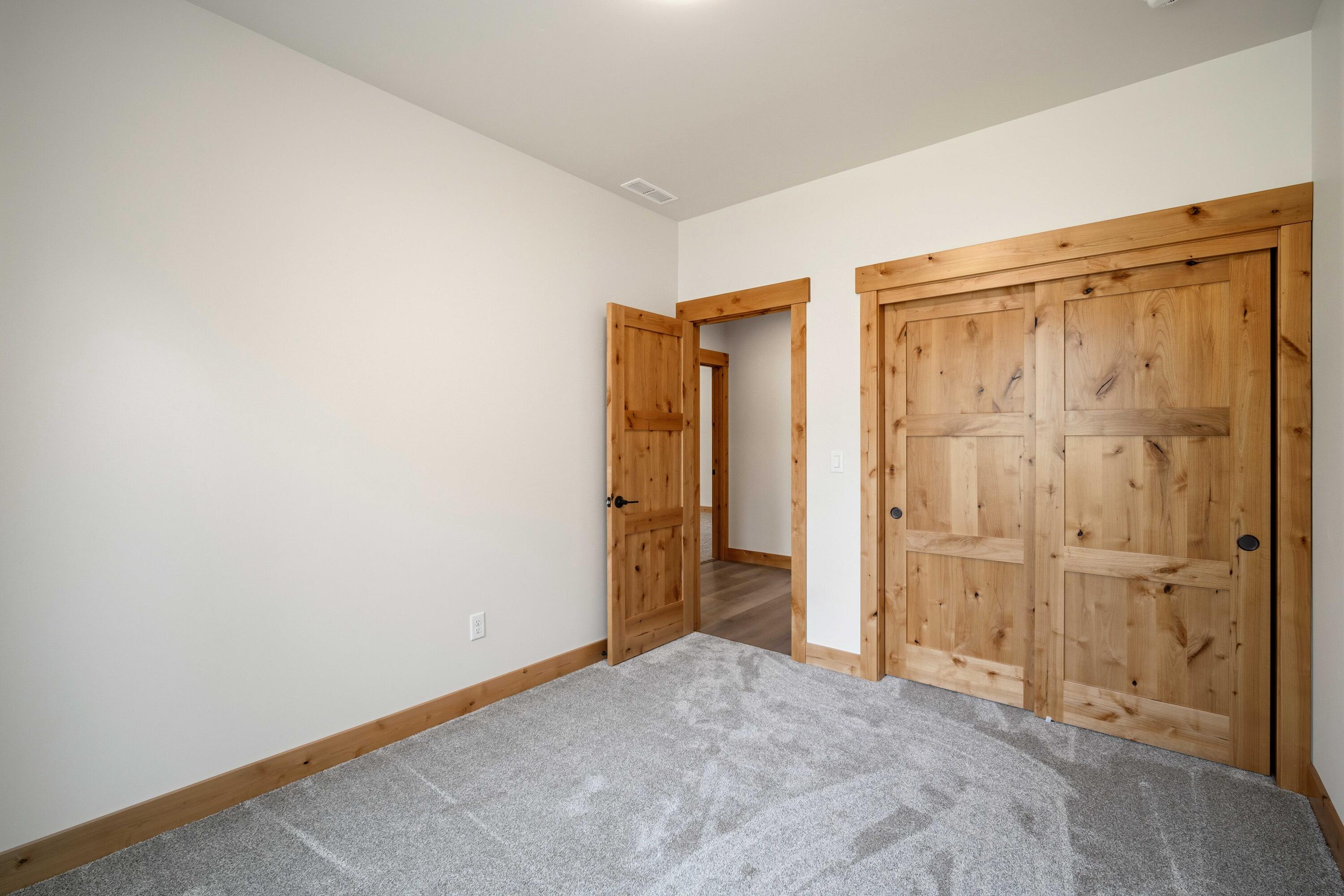 17146 Covina Road Bend, OR 97707 - Photo 37 of 65