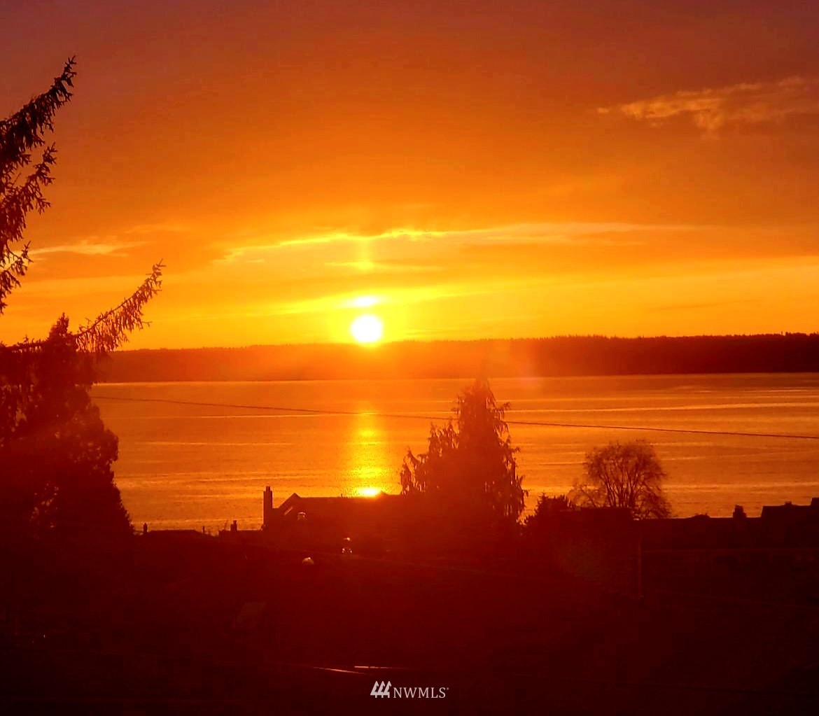 18156 Riviera Place Southwest Normandy Park, WA 98166 - Photo 32 of 40 a view of an ocean