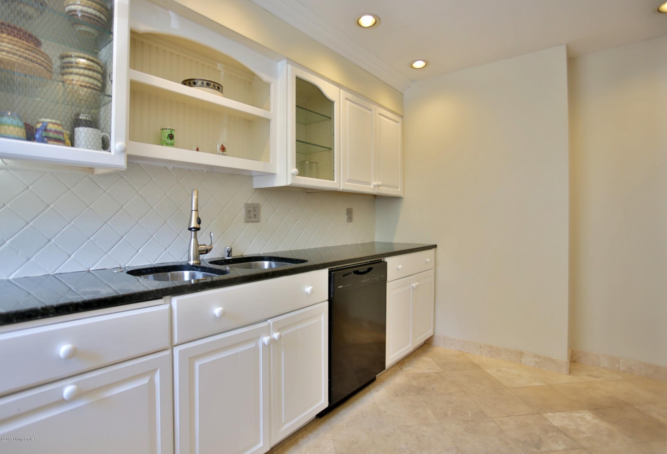 410 Mockingbird Valley Road, Unit 26 Louisville, KY 40207 - Photo 12 of 30 12