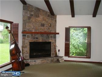 936 Edgewood Road Riegelsville, PA 18077 - Photo 2 of 6