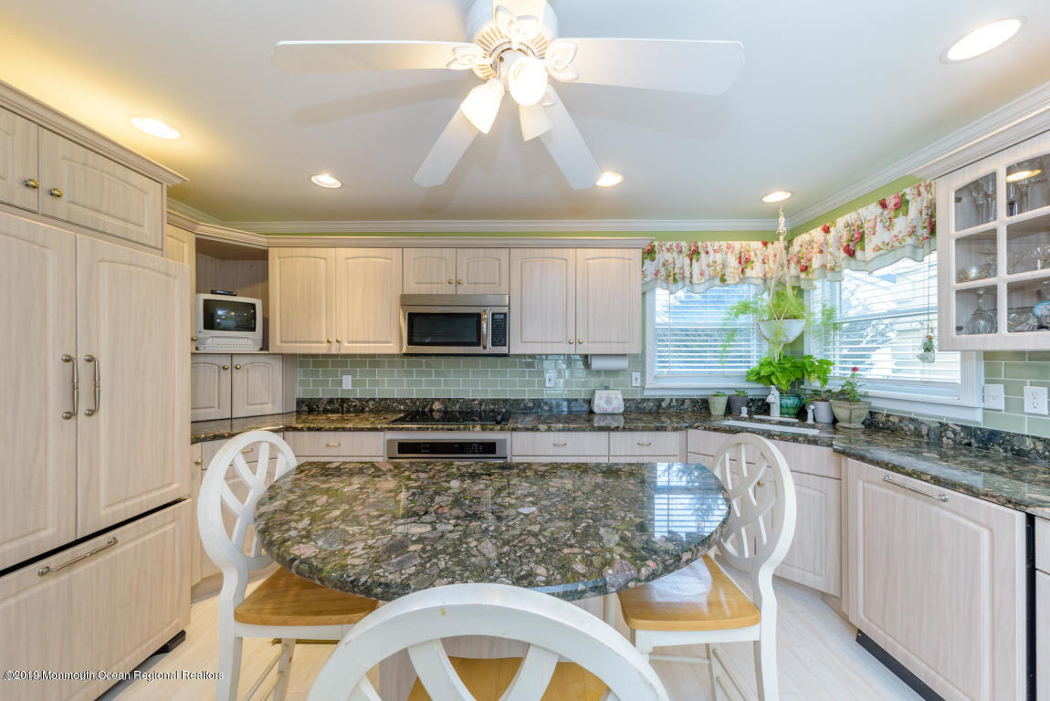 Kitchen with Center Island