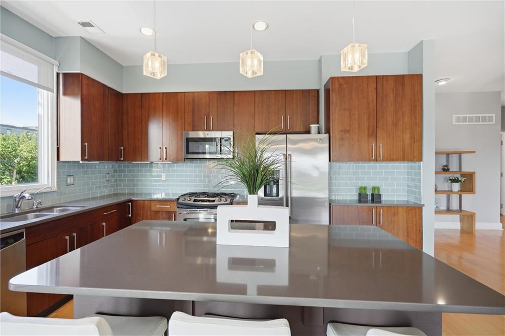 4521 Wornall Road, Unit 211 Kansas City, MO 64111 - Photo 13 of 41