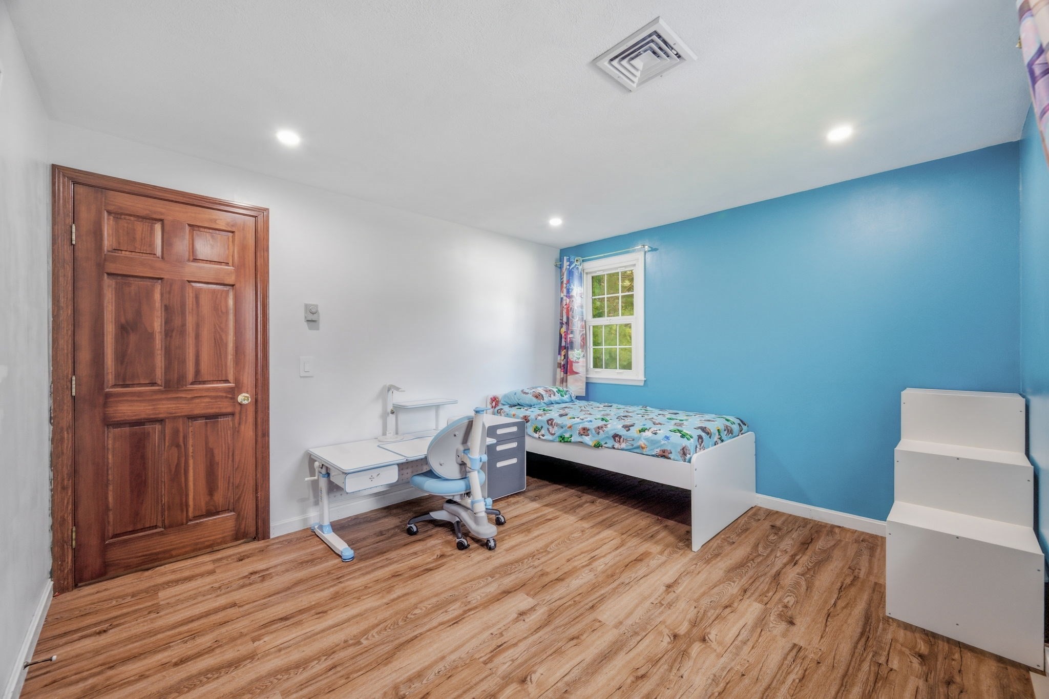 25 Oak Ridge Way Shrewsbury, MA 01545 - Photo 17 of 35 Gallery Image 17