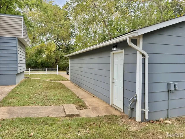 $270,000 | 8115 Graham Road, Cedar Hill, MO 63016