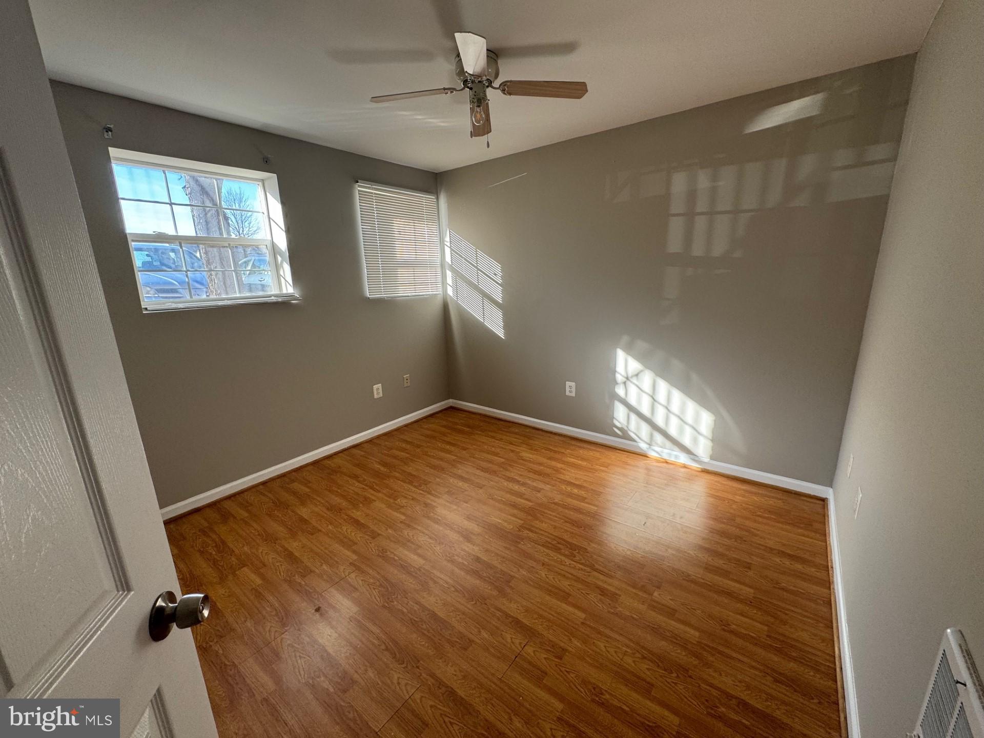 14190 Hunters Run Way Gainesville, VA 20155 - Photo 25 of 34