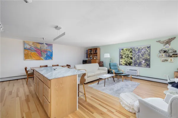 $2,400 | 66 Girard Avenue, Unit 110, Newport, RI 02840