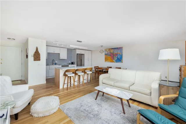 $2,400 | 66 Girard Avenue, Unit 110, Newport, RI 02840