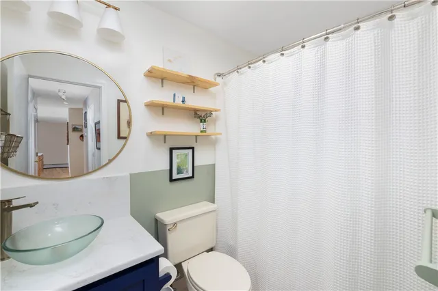 $2,400 | 66 Girard Avenue, Unit 110, Newport, RI 02840