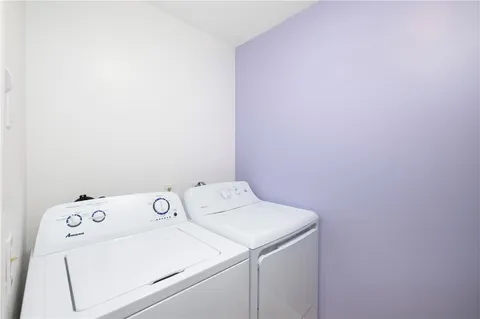 $2,400 | 66 Girard Avenue, Unit 110, Newport, RI 02840