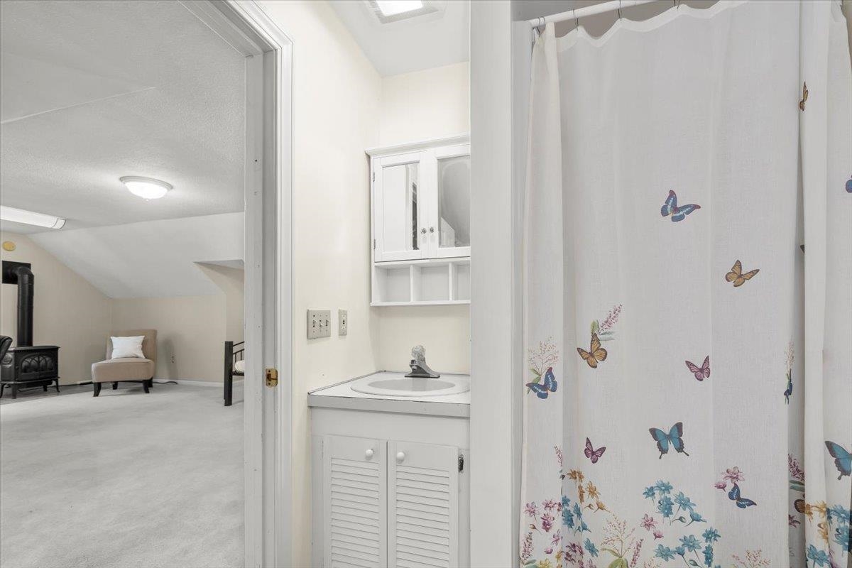 21 Hearthside Circle Bedford, NH 03110 - Photo 20 of 40