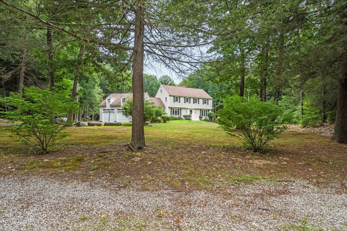 21 Hearthside Circle Bedford, NH 03110 - Photo 2 of 40