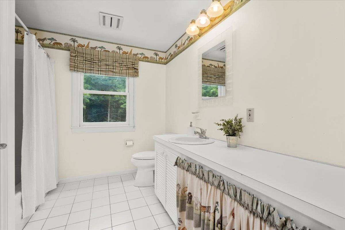 21 Hearthside Circle Bedford, NH 03110 - Photo 27 of 40