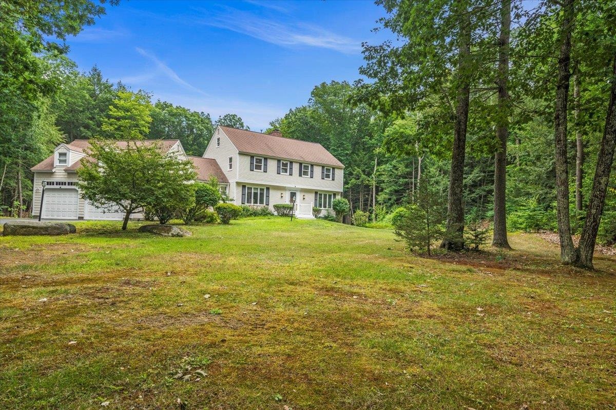 21 Hearthside Circle Bedford, NH 03110 - Photo 3 of 40