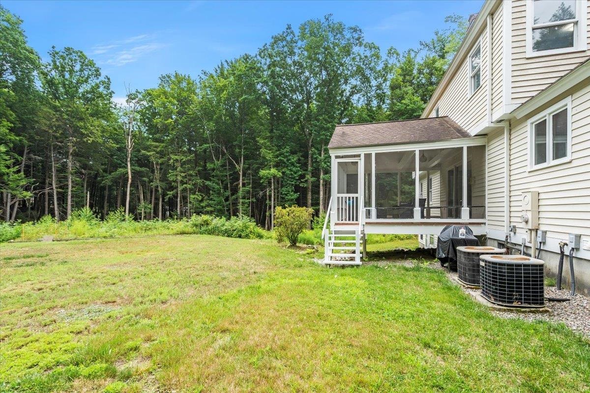 21 Hearthside Circle Bedford, NH 03110 - Photo 34 of 40