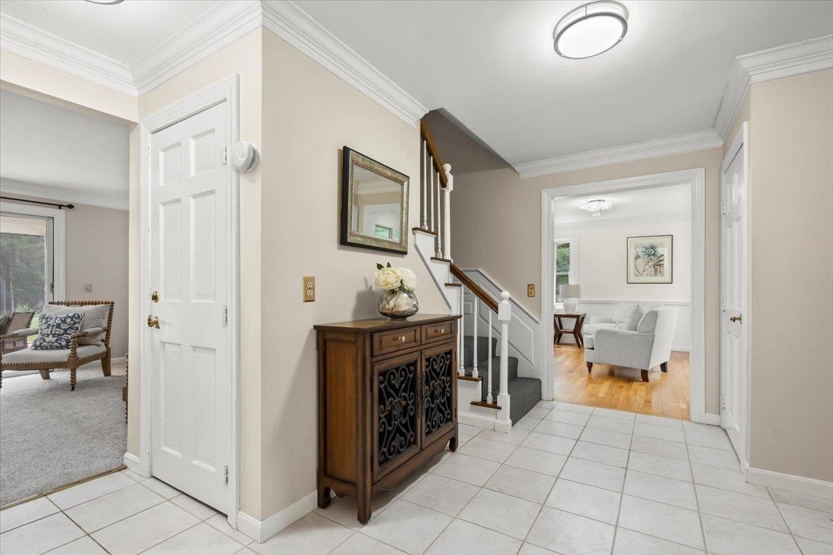 21 Hearthside Circle Bedford, NH 03110 - Photo 6 of 40