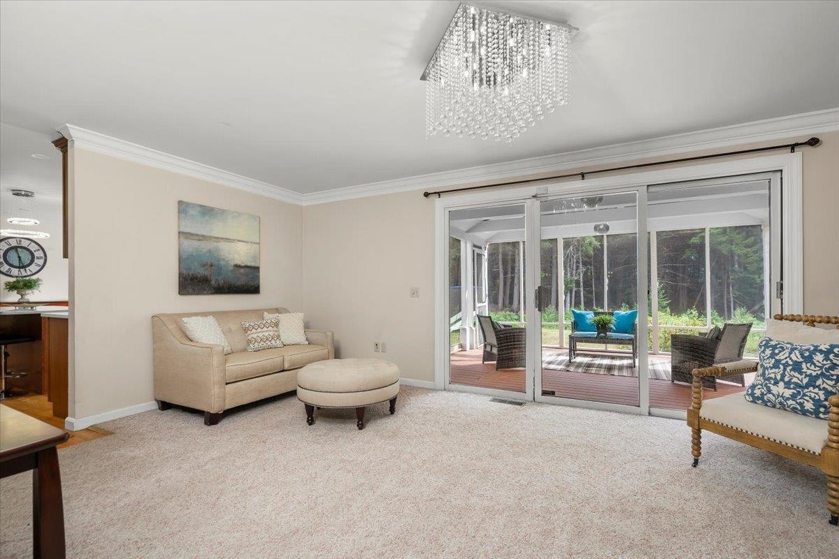 21 Hearthside Circle Bedford, NH 03110 - Photo 9 of 40