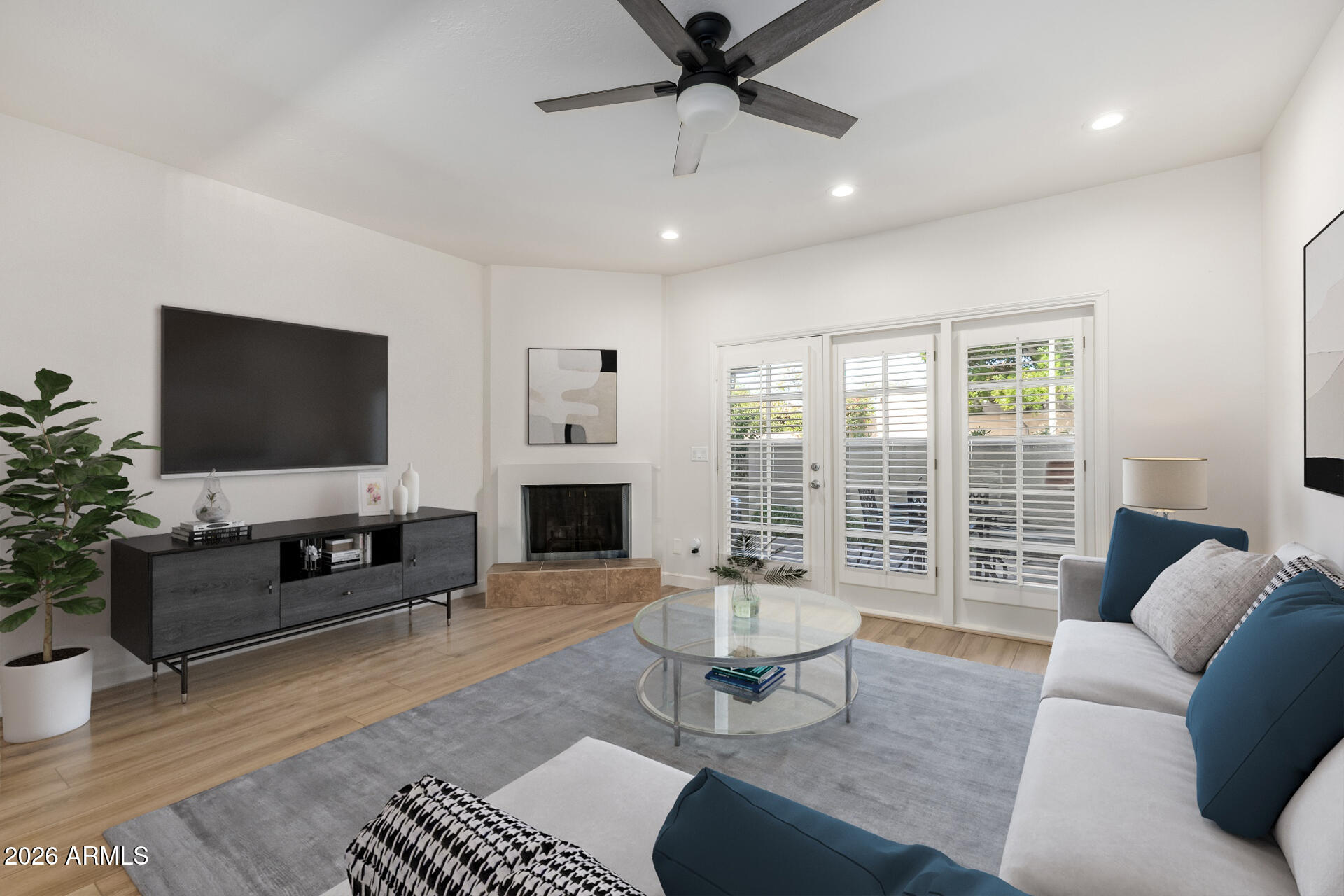 6232 North 30th Place Phoenix, AZ 85016 - Photo 3 of 23 Living Room – Alternate View