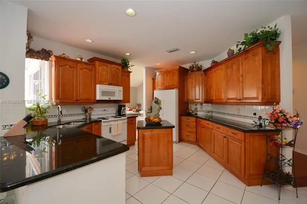 $5,200 | 1582 Northwest 182nd Way, Pembroke Pines, FL 33029