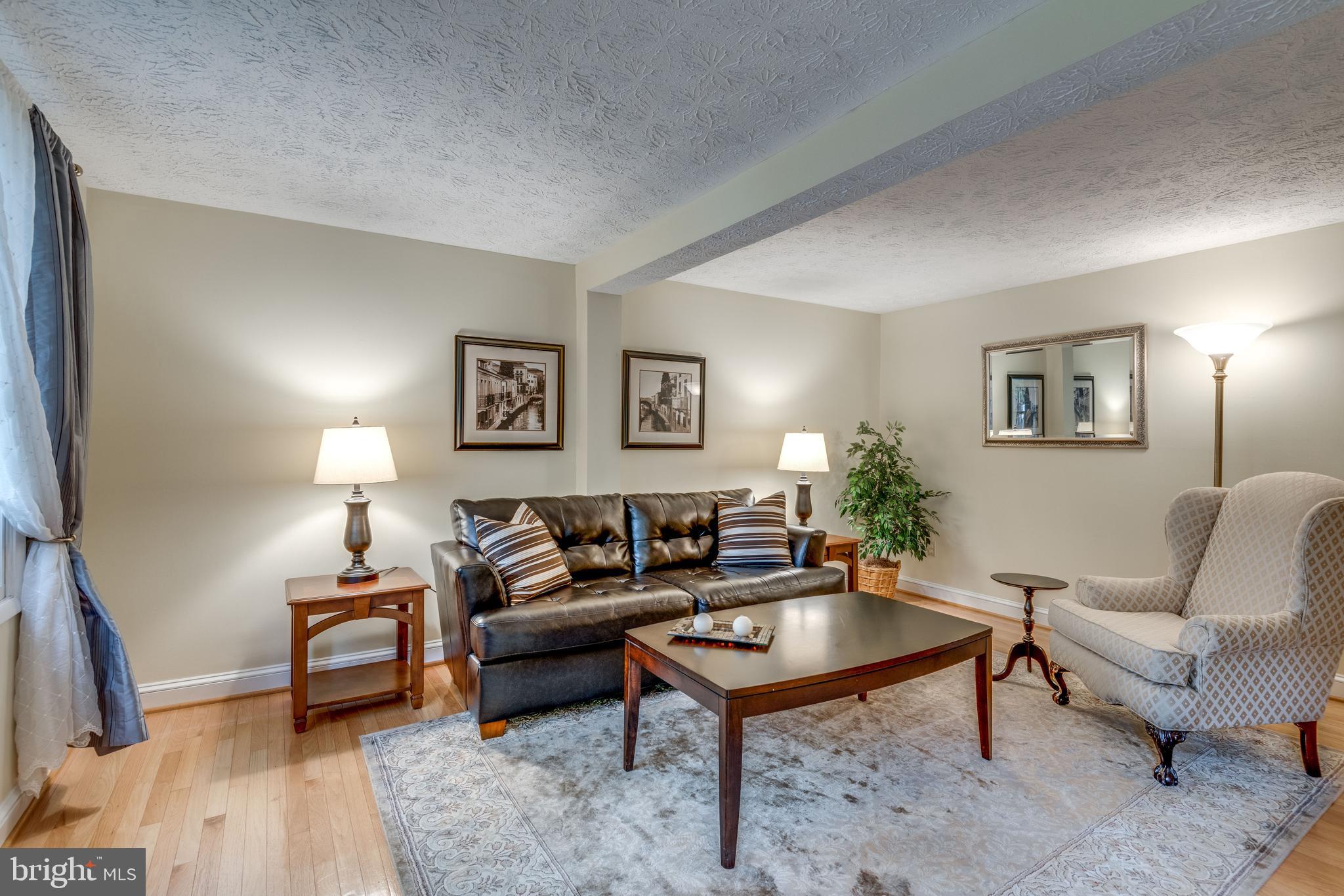 1600 Barnstead Drive Reston, VA 20194 - Photo 4 of 37 Hardwood floors on first floor